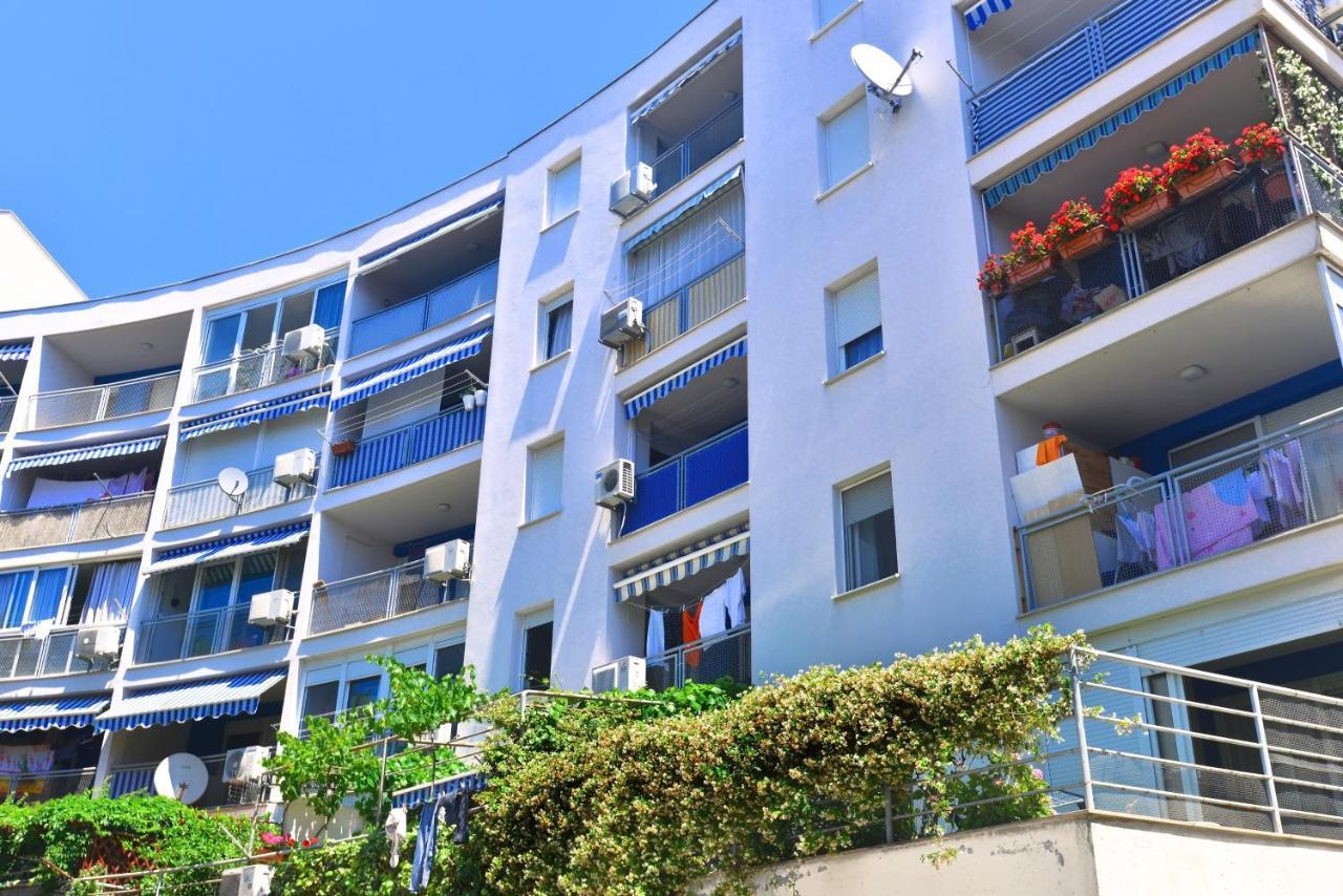 One Bedroom Apartment Terrace Parking Split Buitenkant foto